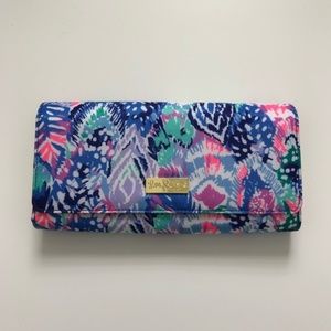 Lilly Pulitzer travel wallet clutch